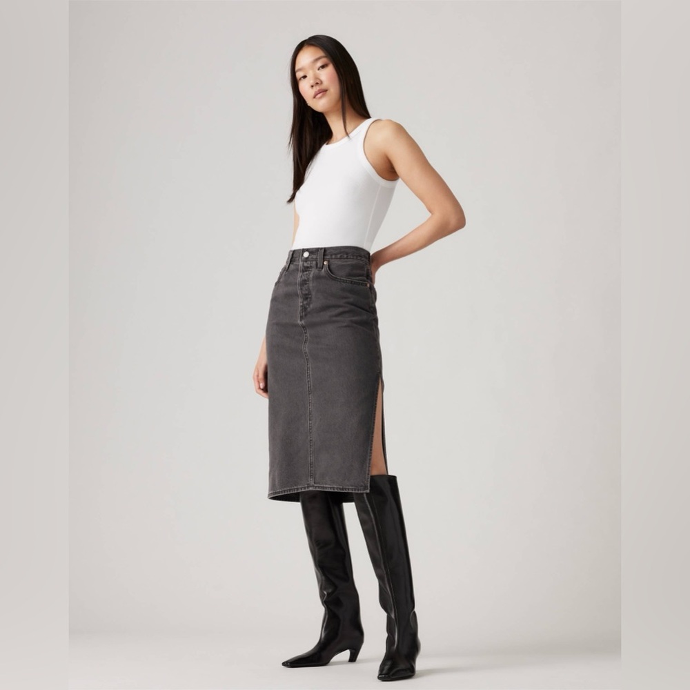 LEVI’S Side Slit Skirt Black Denim Washed Noir Midi Length 90s | 25